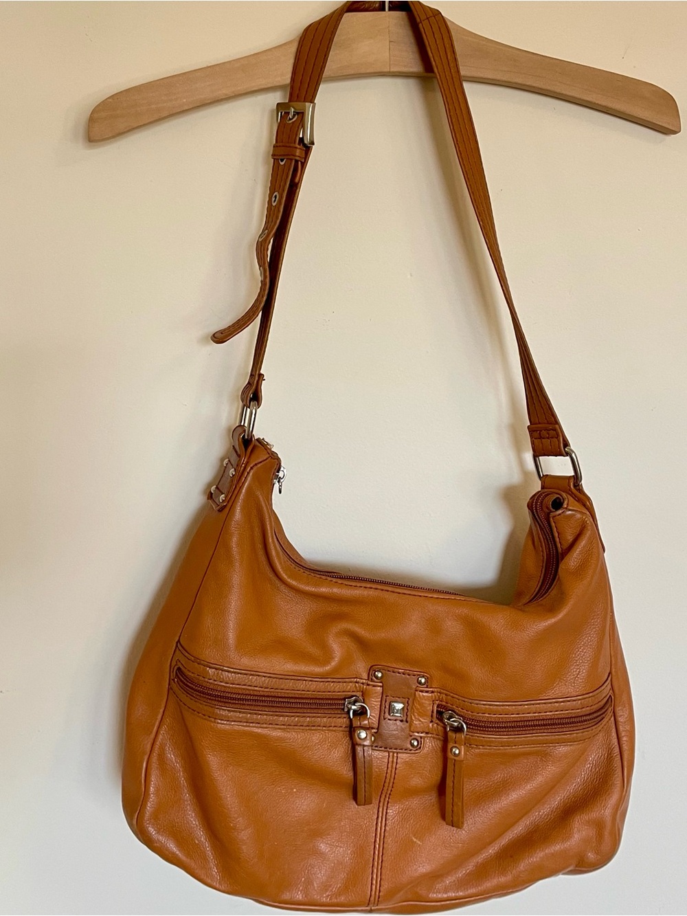 Stone Mountain Camel Tan Leather Shoulder Bag with Front Zip Pockets